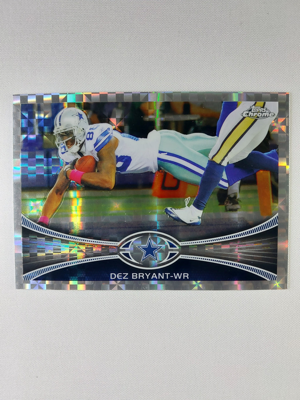 Front of 2012 Topps Chrome Dez Bryant #35 Refractor featuring the Dallas Cowboys wide receiver.