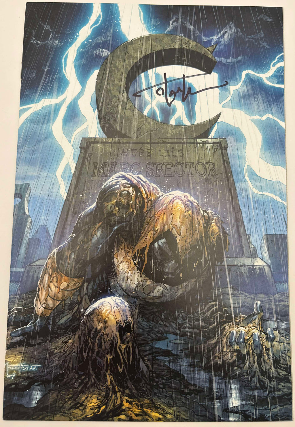 [Signed by Tyler Kirkham] MOON KNIGHT #30 UNKNOWN COMICS TYLER KIRKHAM EXCLUSIVE VIRGIN VAR [IN STOCK]