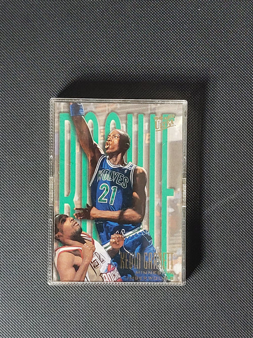 Front of 1995-96 Fleer Ultra Kevin Garnett #274 Rookie Card showing Garnett in a Minnesota Timberwolves uniform
